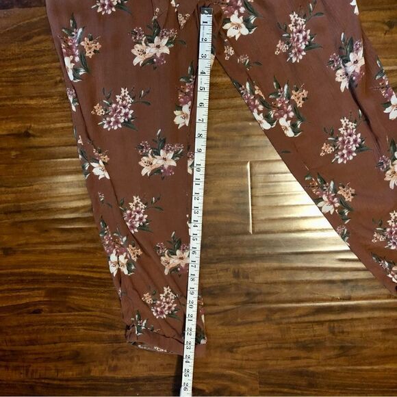 American Eagle High Waisted Floral Print Pants Size S/P/CH - Picture 7 of 9